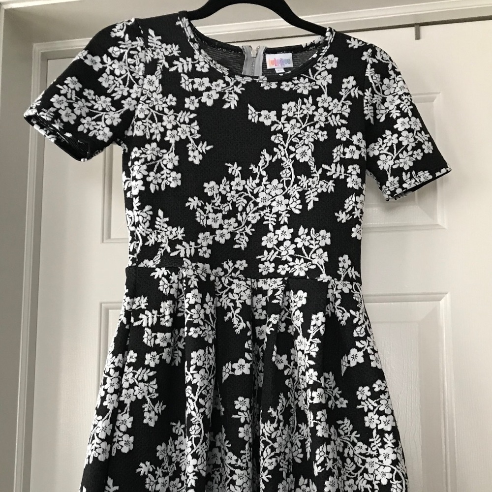 LuLaRoe XS Black Floral Print Amelia NWOT Vintage